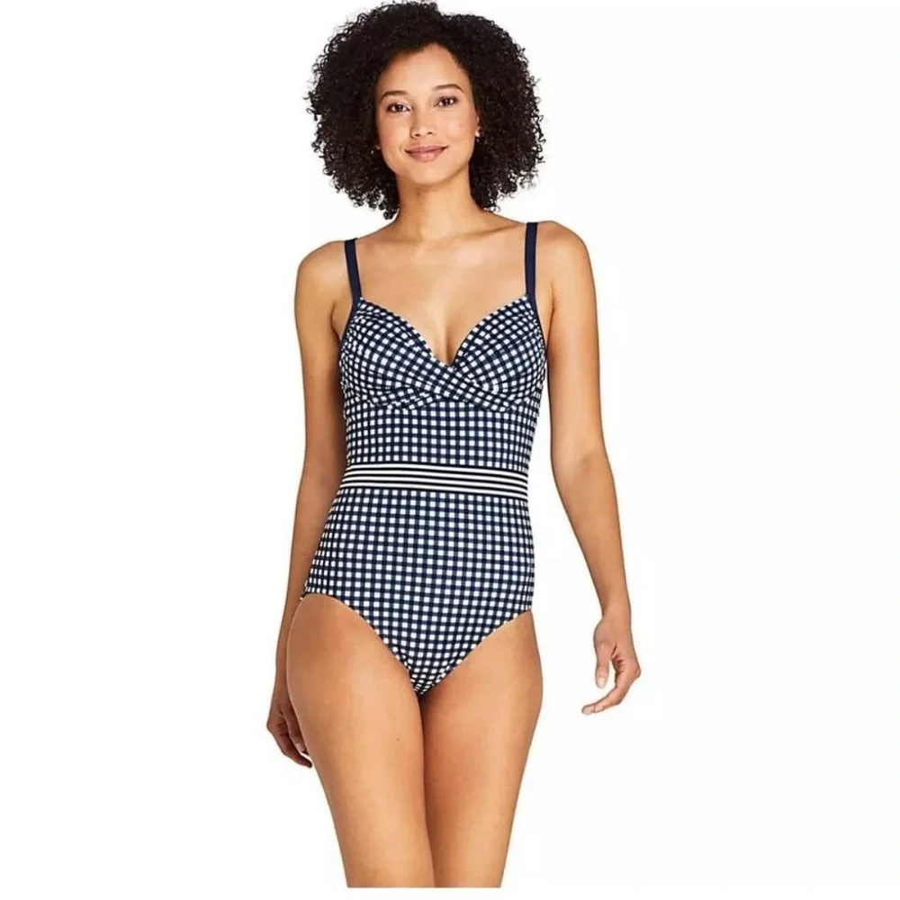 Draper James Land's End NWOT Blue Gingham
Twist Front Swimsuit Size 16W